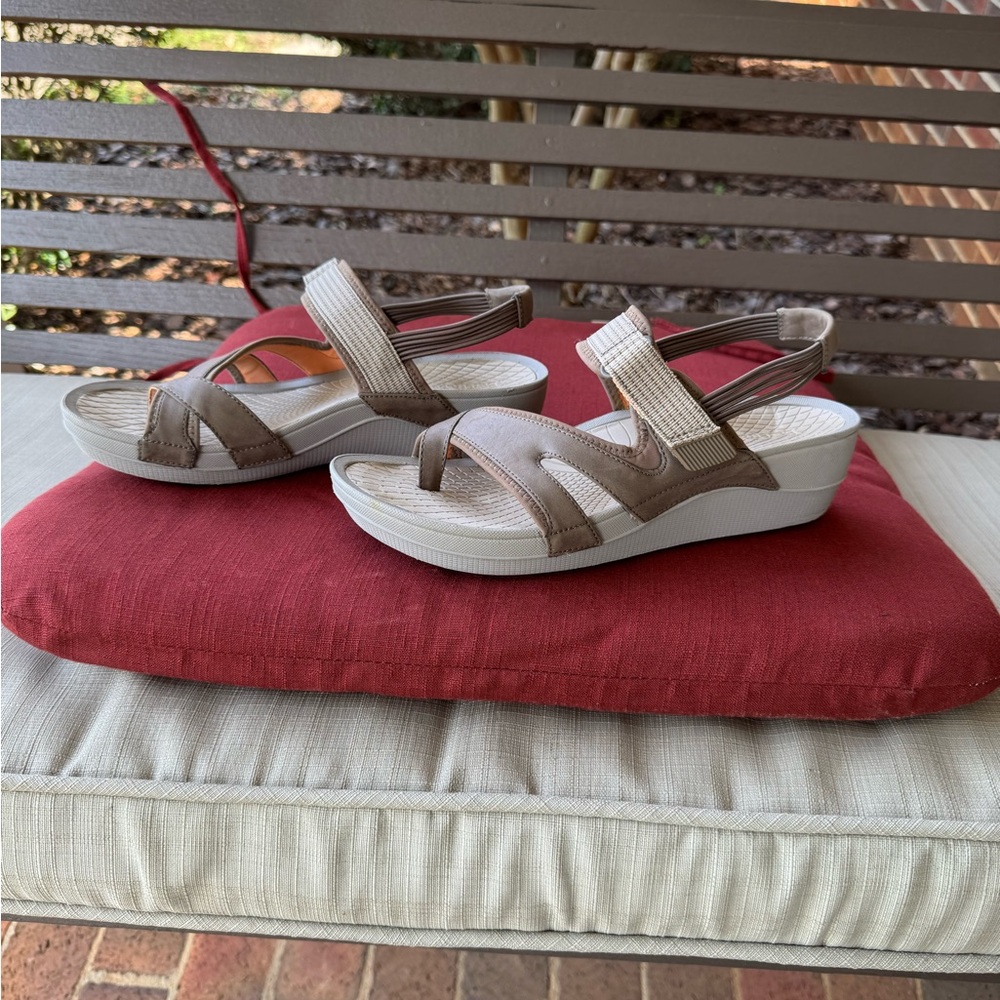 BareTraps Women's Taupe and Cream Elastic Strap Sandals